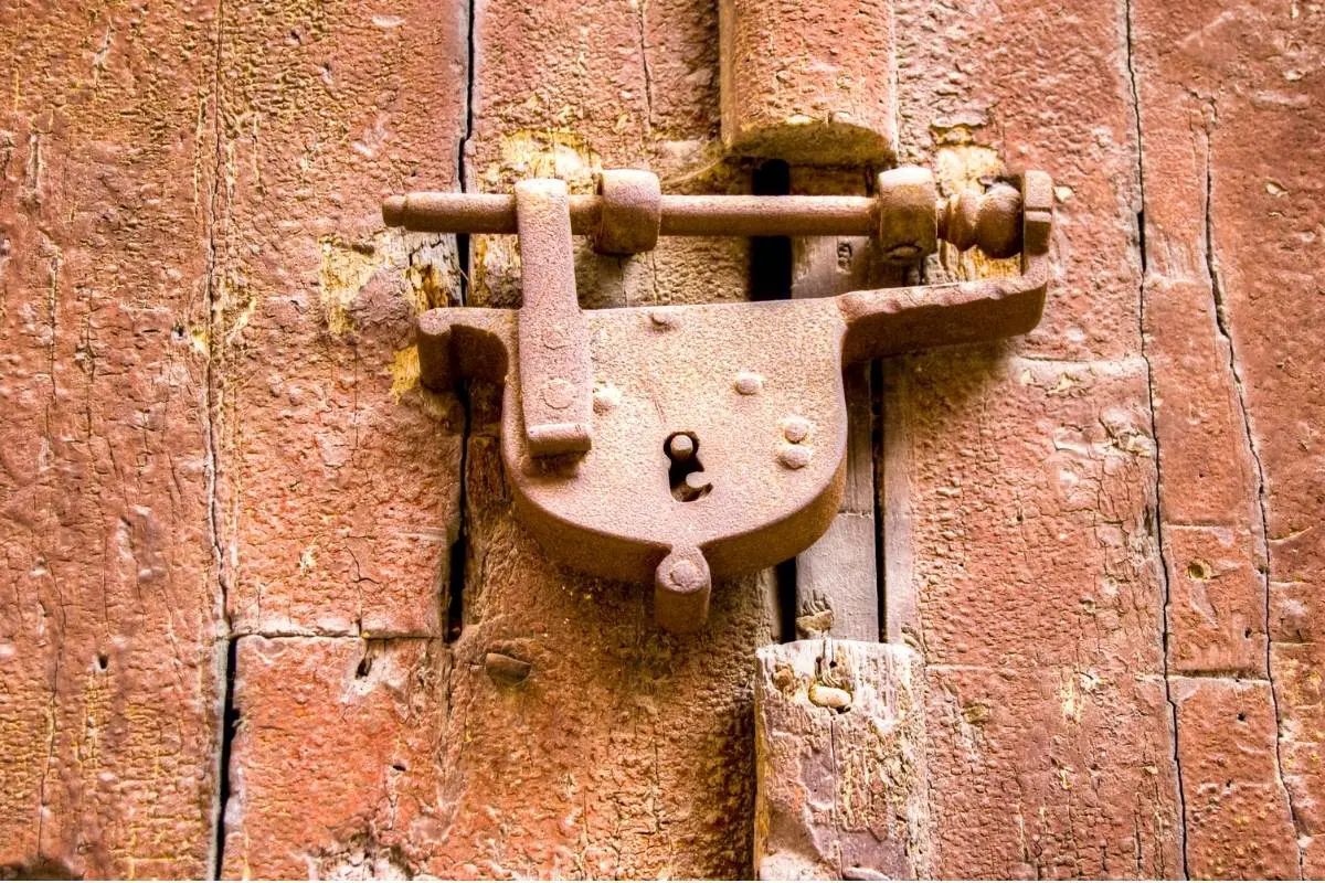 How to Clean Old Cast Iron Door Locks