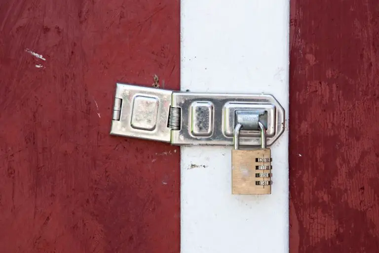 How to Crack a 4 Digit Combination Padlock? Method Explained